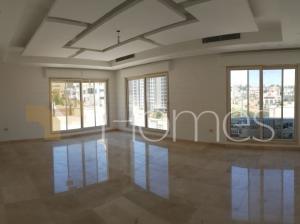 فيلا حديثة البناء (2021) لم تسكن ذات إطلالة عالية وتقع في منطقة قصور